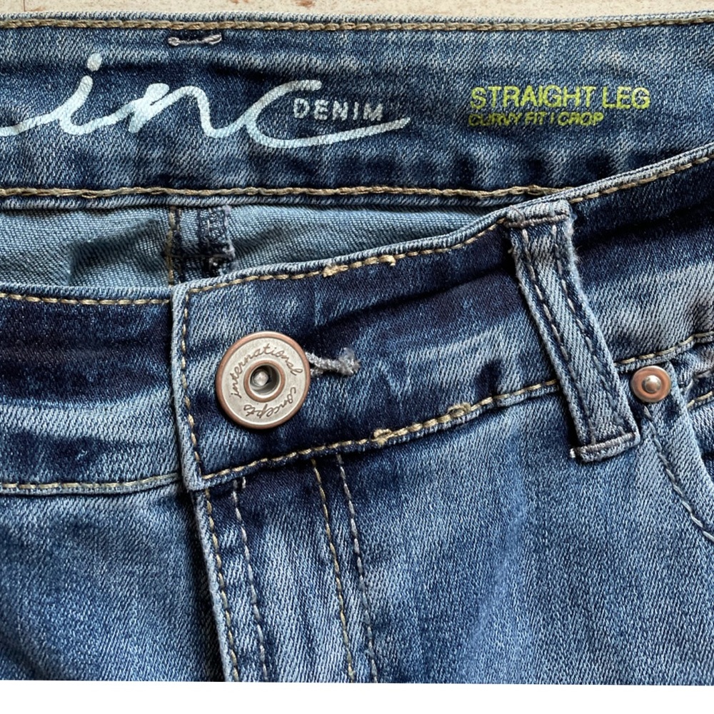 Women’s INC Straight Leg/Curvy Fit Top Crop Jeans